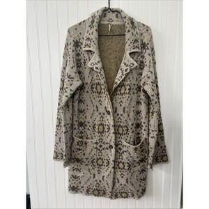 Free People Long Tan Aztec Print Sweater Jacket Size Large Boho